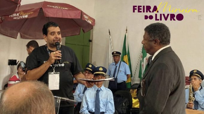 Feira Mineira do Livro em Lafaiete é palco de entrega histórica de dossiê para título de Patrimônio da Humanidade